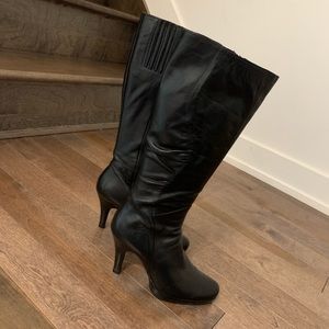 Y2K Leather Heeled Boots, Zip Closure, rounded toe